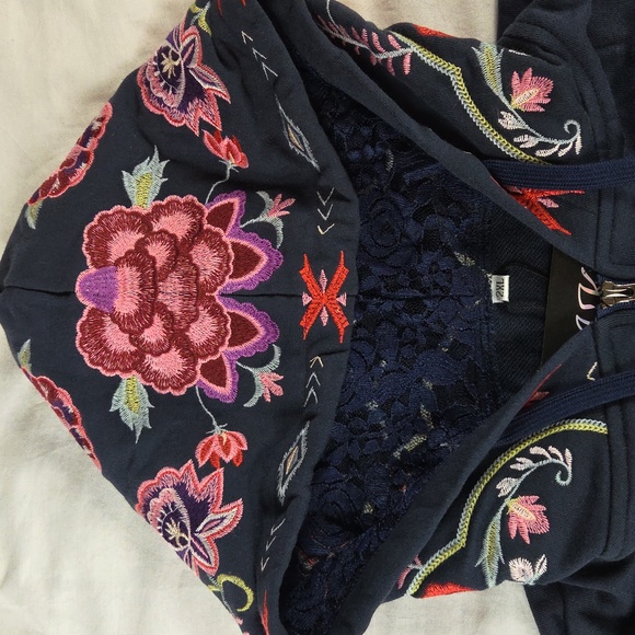 AK Floral Embroidered Hoodie 2XL NEW Navy BLUE - Picture 2 of 11